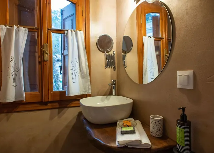 The Fern House מקריניצה