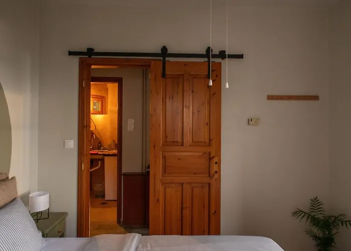 The Fern House מקריניצה