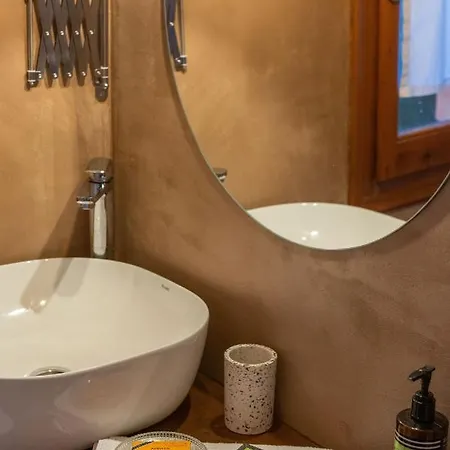 The Fern House Makriníca